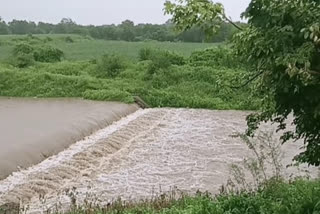 अखेर बीड जिल्ह्यातील 'तो' पूल गेला वाहून,