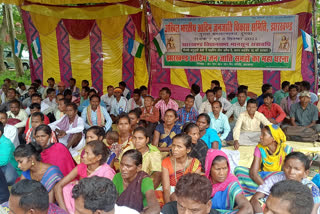 people of paharia tribal community are protesting in dumka