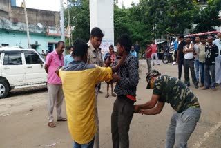 fight-in-dumka-bus-stand