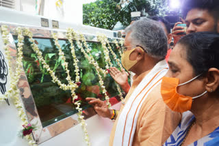 Abhijit Sarkar's body given to family, Dilip Ghosh and other bjp leaders pay last respect