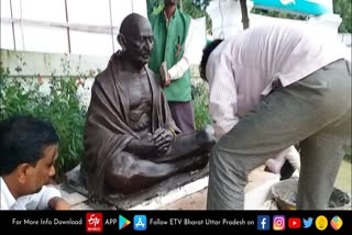 प्रियंका गांधी करेंगी महात्मा गांधी की प्रतिमा का अनावरण.