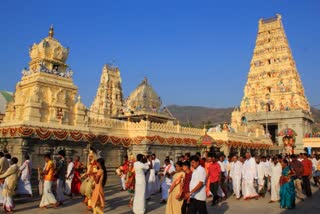 rs-1-dot-49-crore-income-by-hair-auction-in-mahadeshwara-temple