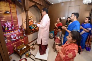 ganeshotsav celebration at union minister nitin gadkari house nagpur