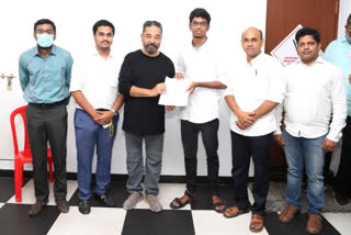 மக்கள் நீதி மய்யம் கட்சித் தலைவர் கமல் ஹாசன், kamal hassan, kamal hasan with medical students, medical students thanked kamal hasan