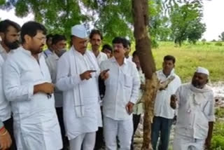 minister Abdul Sattar visited on flood afected farm in Jalna