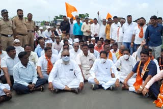 work under the supervision of Nitin Gadkari is worst; alleged by shivsena mla jalgaon