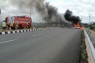 running car caught fire in tirunelveli