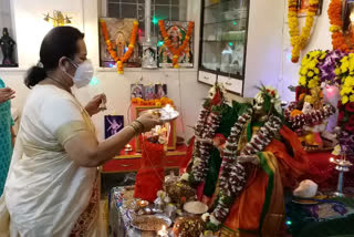 Gauri-Ganpati prayer by Neelam Gorhe in pune; ETV Bharat special report