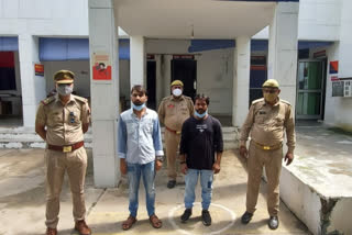 noida police arrested fake branded clothes sellers