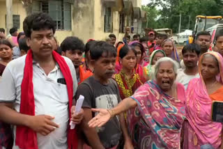 Death of young man due to current near jhanda mela maidan in Sahibganj from decaying wires