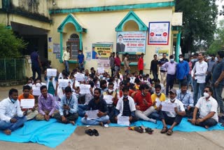hazaribag-medical-college-outsourcing-workers-went-on-indefinite-strike