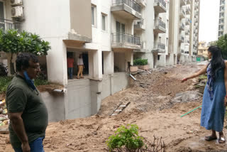 Road collapses in Winter Hills Society in Uttam Nagar delhi