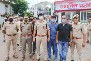 greater-noida-girl-student-kidnapping-case-fake-police-recovered-from-gonda-with-lover