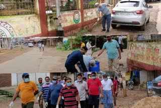 Block level officers of SDM Janakpur cleaned the roads including the hospital