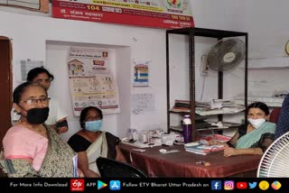 primary health center runs in two room portion in lucknow