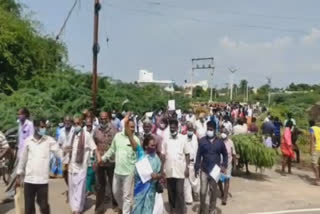 smart city project  smart city  people protest against smart city project  protest  people protest against smart city project in vellore  vellore news  vellore latest news  farmers protest  விவசாயிகள் போராட்டம்  பாதாள சாக்கடை திட்டம்  ஸ்மார்ட் சிட்டி  ஸ்மார்ட் சிட்டி திட்டம்  ஸ்மார்ட் சிட்டி திட்டம் எதிர்த்து போராட்டம்  பாதாள சாக்கடை திட்டம் எதிர்த்து போராட்டம்