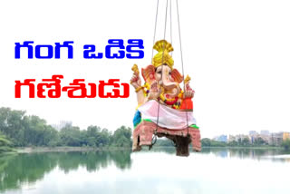 Ganesh immersion running slowly at kukatpally