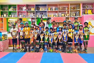 world record  Karnataka  Dindigul students  Dindigul students going to Karnataka to participate in world record  Dindigul news  Dindigul latest news  உலக சாதனை  சாதனை  உலக சாதனை படைக்க கர்நாடகா செல்லும் திண்டுக்கல் மாணவர்கள்  மாணவர்கள்  உலக சாதனை படைக்க கர்நாடக செல்லும் மாணவர்கள்