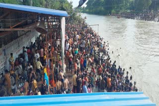 श्रद्धालुओं के लिए लगातार बोट से पेट्रोलिंग की जा रही है