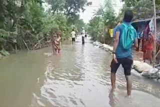 প্রায় আশি হাজার বন্যা দুর্গতকে উদ্ধার করেছে প্রশাসন