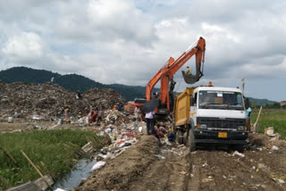 Protest against polluting Dipor bil by setting up dumping ground in Baragaon guwahati assam etv bharat news