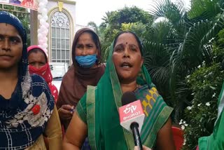 رامپور: رسوئی گیس کی بڑھتی قیمتوں کو لیکر خواتین نالاں
