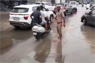sirsa policeman barefoot duty video