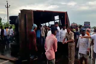 lorry-canter-accident-at-vijayapura