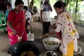 Water Logging in Sonarpur : community kitchen and flood center for affected people