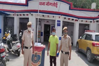 पुलिस की गिरफ्त में आरोपी