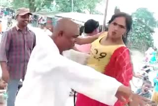 mukhiya-did-obscene-dance-in-darbhanga-video-viral