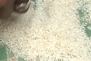 Locals of Gullu Belludi village in Karnataka doubts of getting plastic rice from Anganwadi Kendra