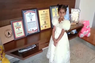 6-year-old girl from Dharwad awarded honorary doctorate by Tamil University  ആറ് വയസിൽ ഓണററി ഡോക്‌ടറേറ്റ്  തമിഴ് സർവകലാശാല  Srisha Mudagannavar  ശ്രീഷ മുടഗണ്ണവർ  Tamil University  6-year-old girl awarded honorary doctorate  honorary doctorate by Tamil University
