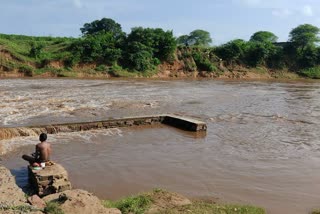 woman slipped in river with newborn