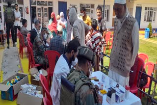 پلوامہ: 55 راشٹریہ رائفلز کی جانب سے مفت طبی کیمپ کا انعقاد
