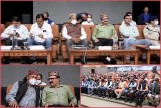 cabinet-minister-govind-thakur-held-a-meeting-with-the-karkoon-of-gods-and-goddesses-in-kullu
