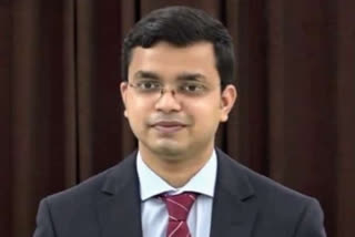 Pratik Juikar became the first IAS officer in Raigad district