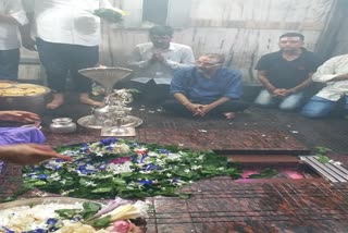 mp-nishikant-dubey-reached-basukinath-dham-temple