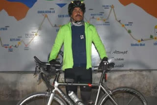 Army officer sets new Guinness record for 'fastest solo cycling' from Leh to Manali