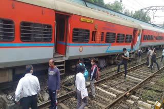 Indore Daund Express derailed