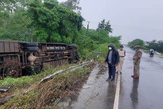 private travels bus overturns