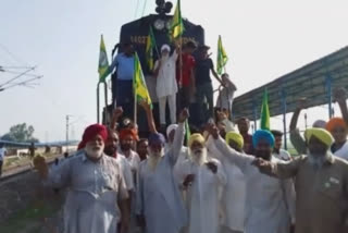 Bharat Bandh: Punjab rallies behind farmers; protesters block roads, sit on rail tracks