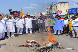 Congress burnt effigy in Una