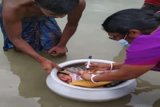 father-got-his-child-polio-vaccine-by-kept-in-utensil-in-sahibganj