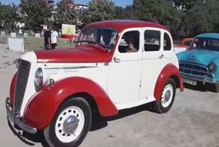old-vintage-car-rally-in-guwahati-on-the-occasion-of-world-tourism-day