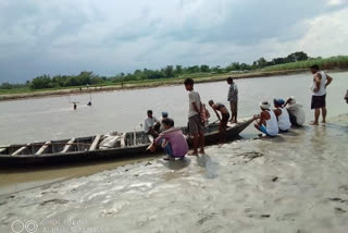 Farmer missing while crossing river in Gopalganj