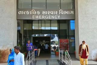 શરીરની બહાર હ્રદય સાથે સ્વસ્થ બાળકનો જન્મ