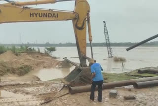 erosion-on-the-banks-of-the-river-ajay-due-to-rainfall