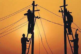 Power cut to Atmakuru police quarters
