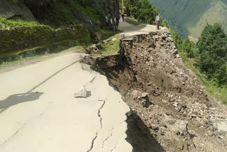 Joshimath-Badrinath connecting road collapsed